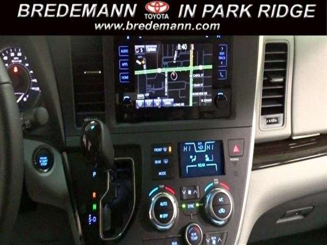 Toyota Sienna 2017 photo 16